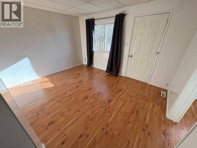 9808 97 Avenue, Peace River, photo 4