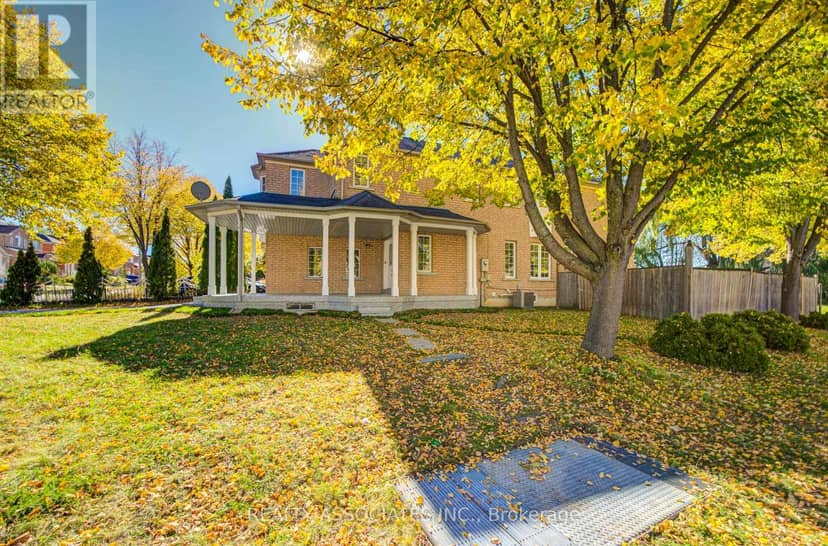 71 Highhill Drive, Toronto, photo 3
