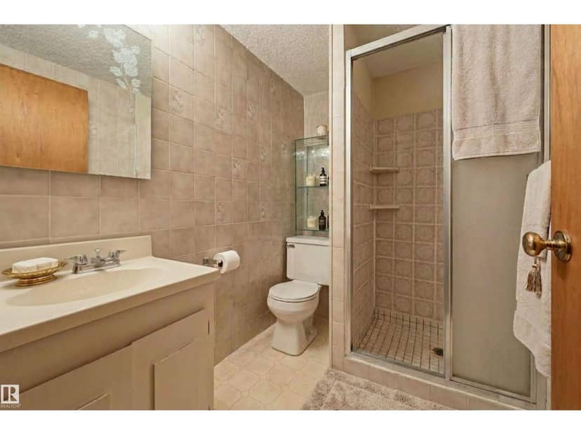 9708 142 ST NW — photo 31 of 40