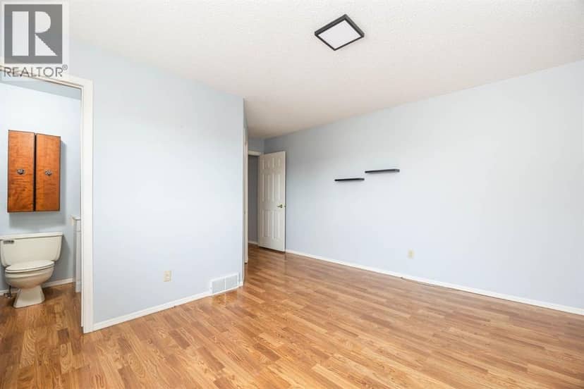 276 Cochrane Crescent — photo 16 of 33