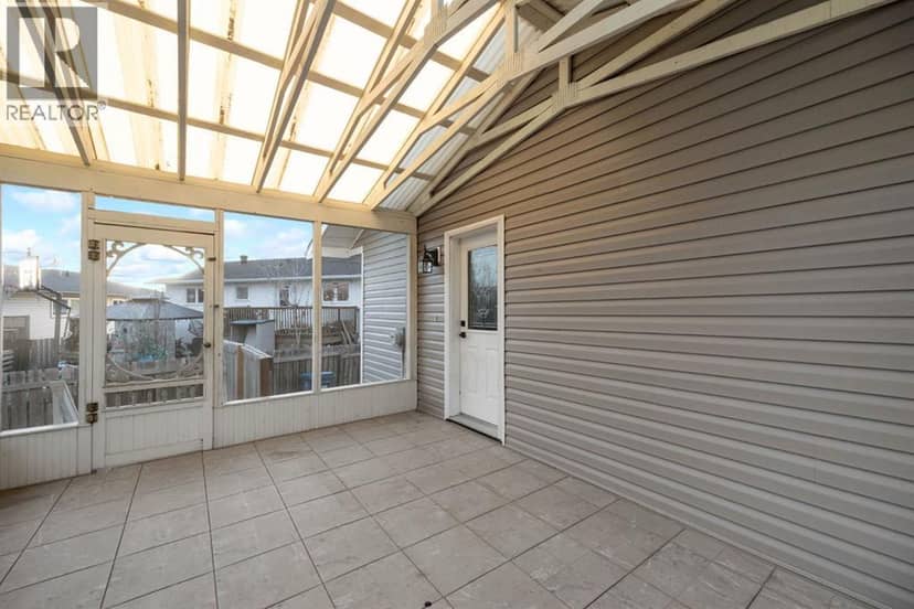 276 Cochrane Crescent — photo 25 of 33