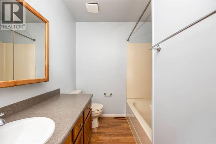 276 Cochrane Crescent — photo 14 of 33
