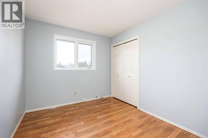 276 Cochrane Crescent — photo 13 of 33