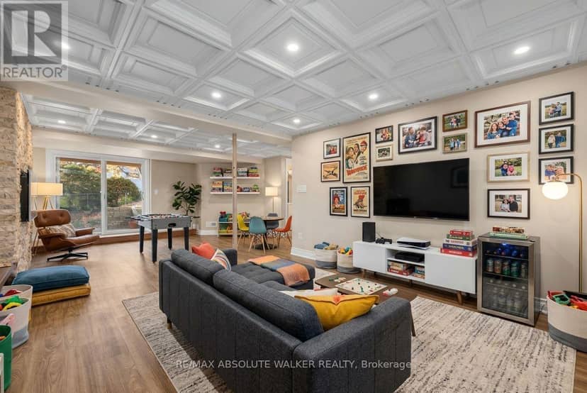 18 Silver Aspen Crescent — photo 31 of 40