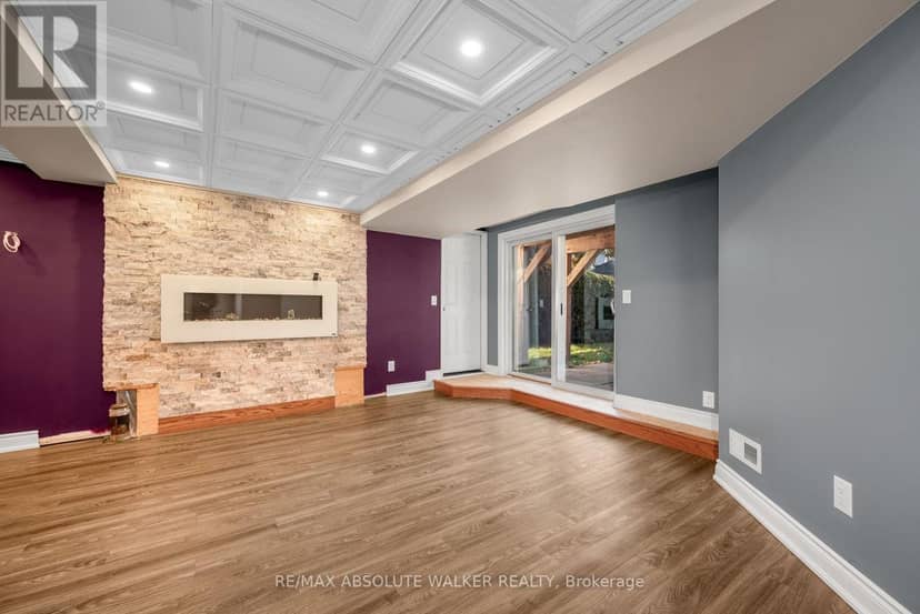 18 Silver Aspen Crescent — photo 33 of 40