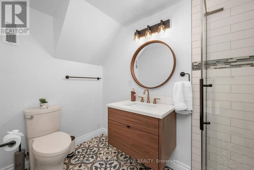 18 Silver Aspen Crescent — photo 36 of 40