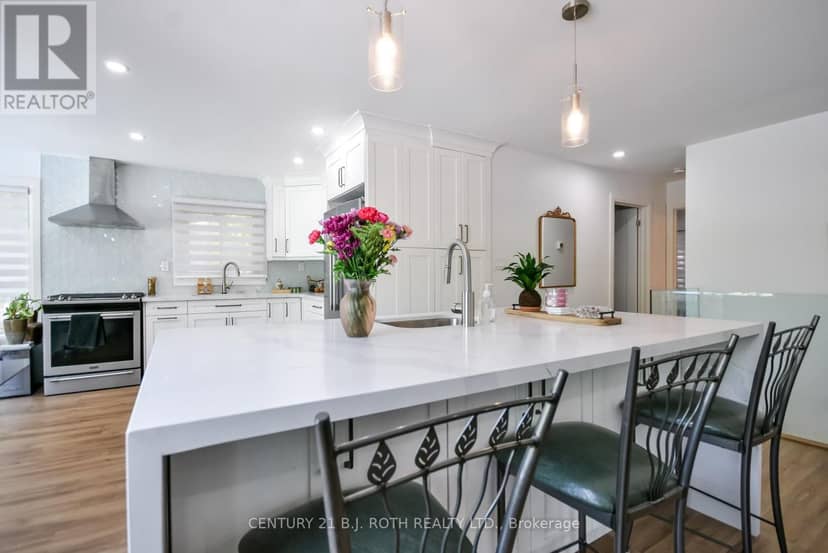 7 Wesley Street, Barrie, photo 7