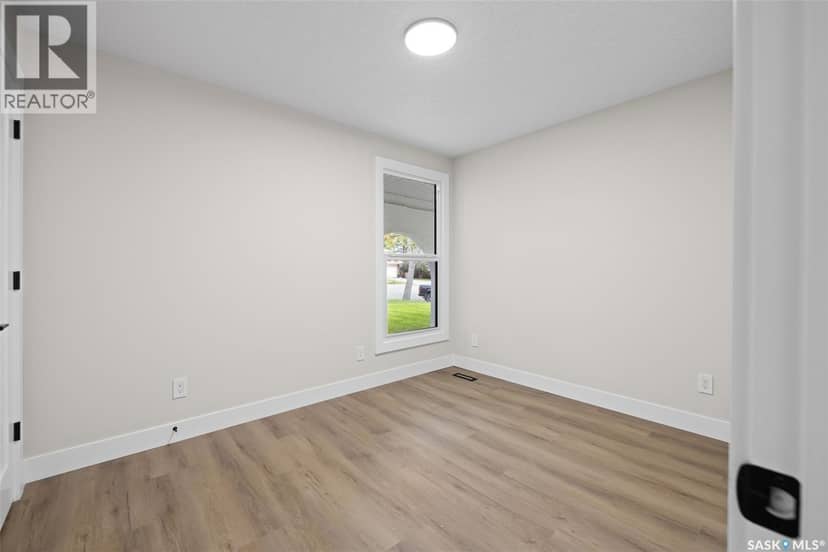 10 Selkirk CRESCENT — photo 20 of 40