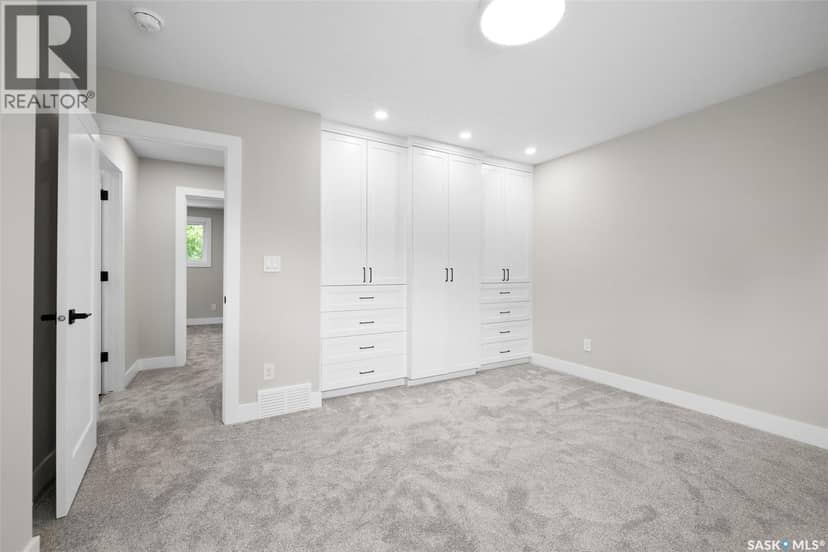 10 Selkirk CRESCENT — photo 34 of 40