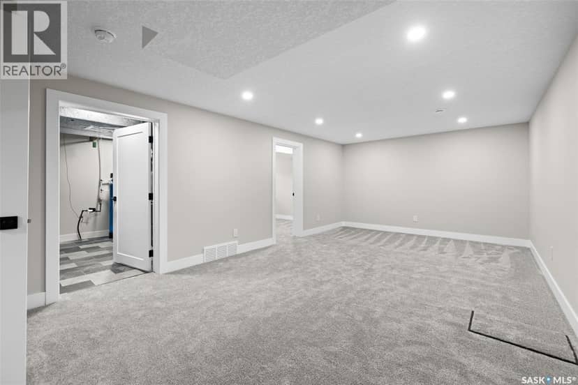 10 Selkirk CRESCENT — photo 37 of 40