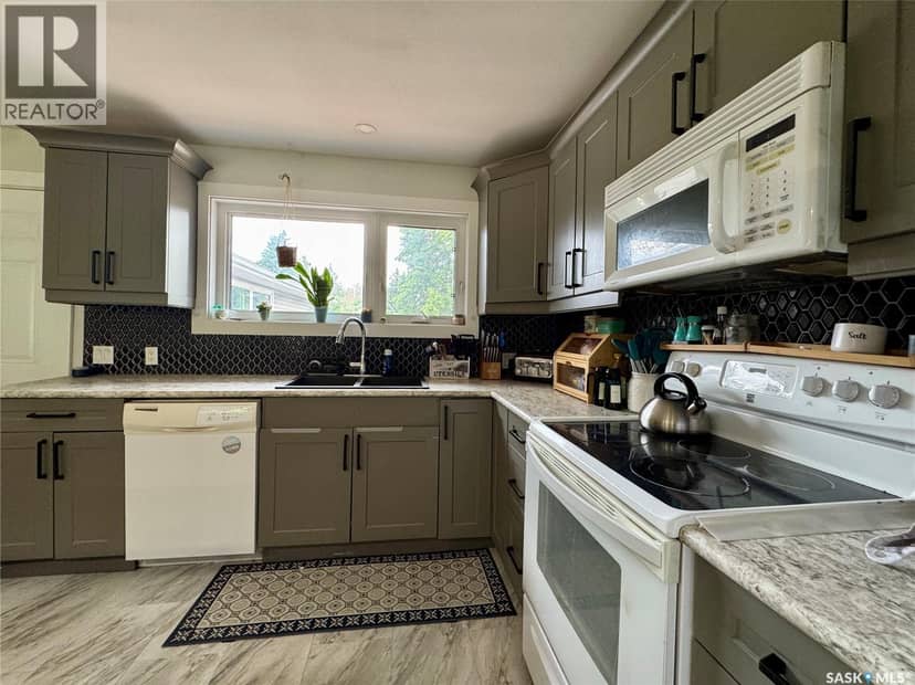 19 Logan CRESCENT W, Yorkton, photo 5