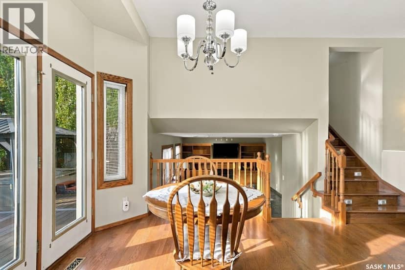 410 Bronson CRESCENT — photo 13 of 40