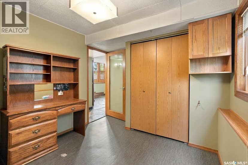 410 Bronson CRESCENT — photo 18 of 40