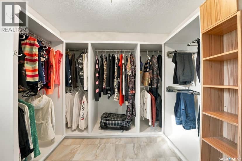 410 Bronson CRESCENT — photo 25 of 40