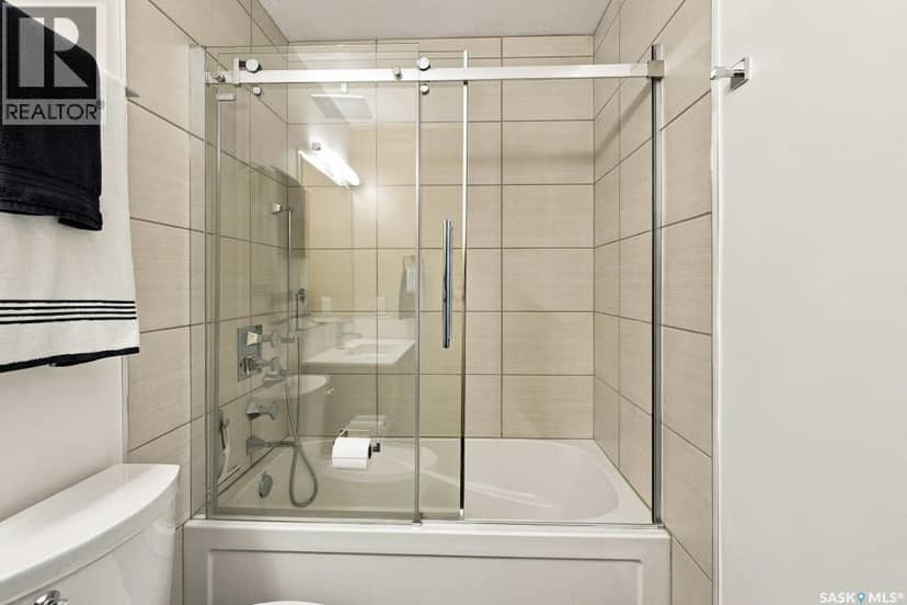 410 Bronson CRESCENT — photo 31 of 40