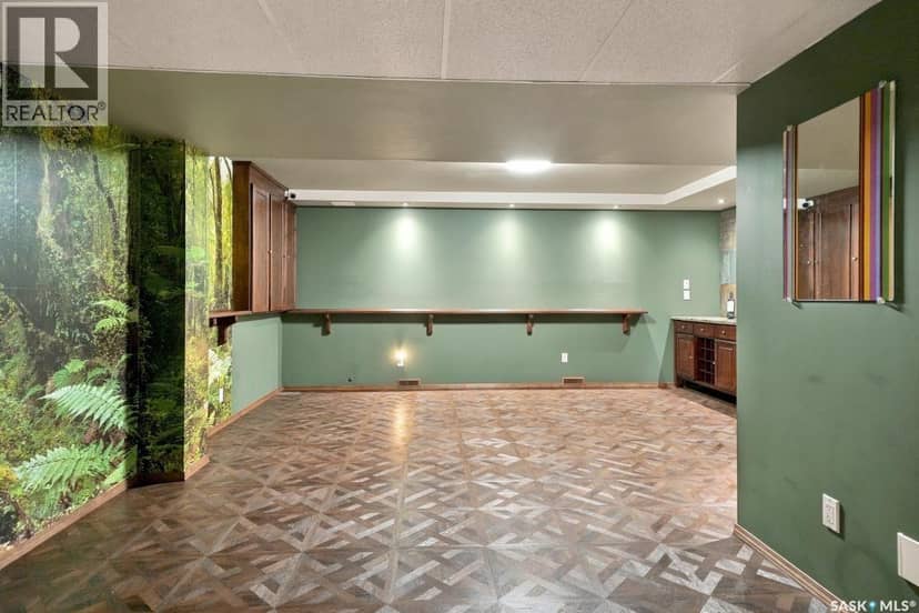 410 Bronson CRESCENT — photo 33 of 40