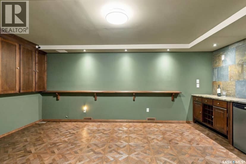 410 Bronson CRESCENT — photo 34 of 40