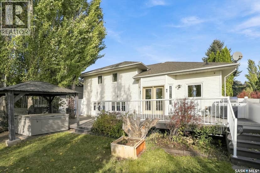 410 Bronson CRESCENT — photo 40 of 40