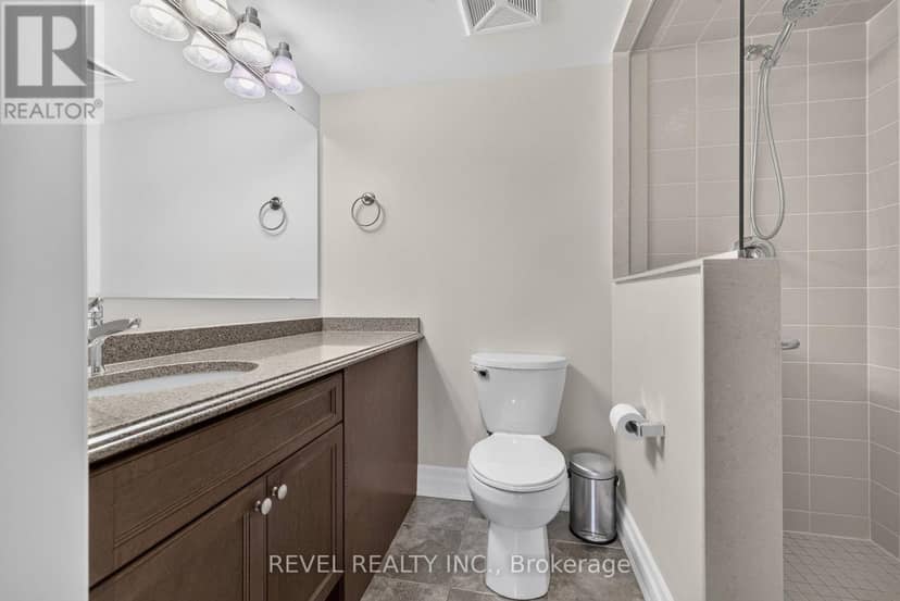 209 - 1045 Nadalin Heights — photo 19 of 36