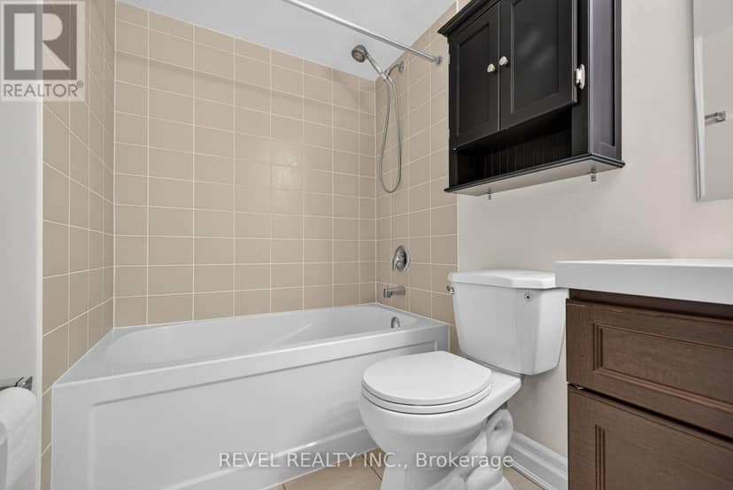 209 - 1045 Nadalin Heights — photo 25 of 36