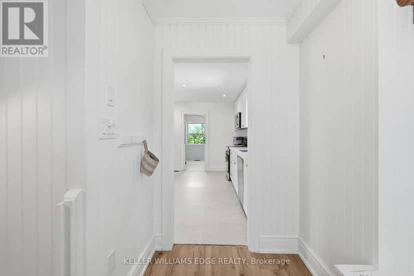 6123 Guelph Line — photo 9 of 40