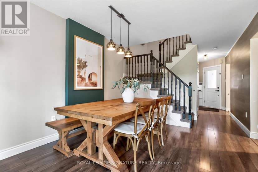 1373 Treeland Street, Burlington, photo 4