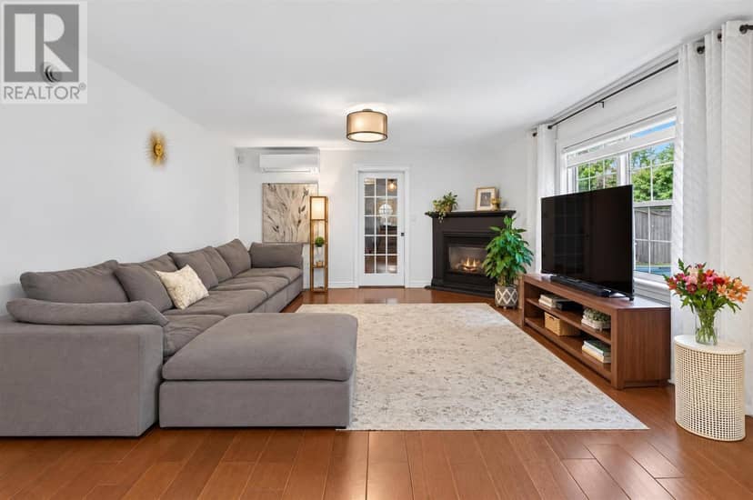 31 Sidmount Avenue — photo 15 of 40