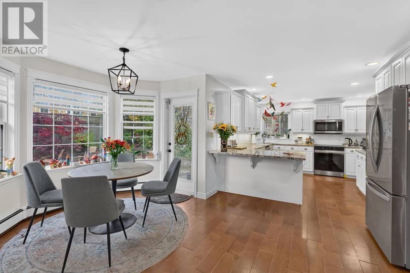 31 Sidmount Avenue — photo 19 of 40