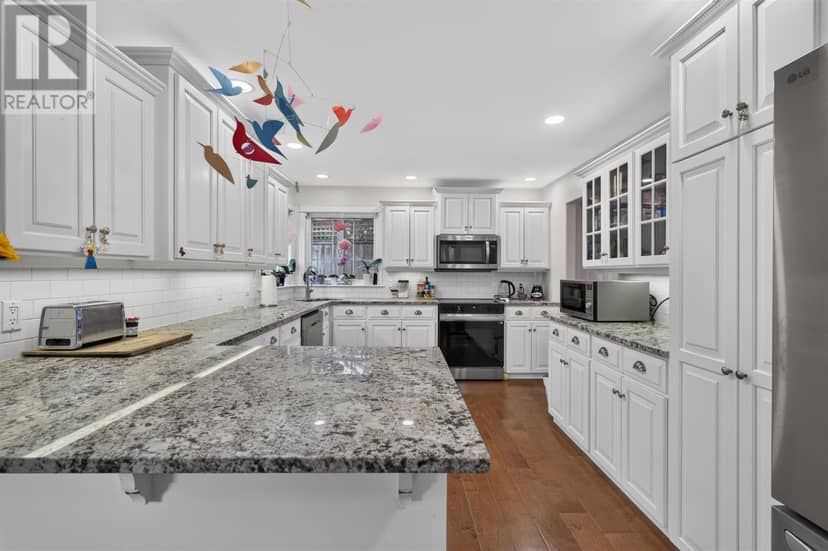 31 Sidmount Avenue — photo 20 of 40