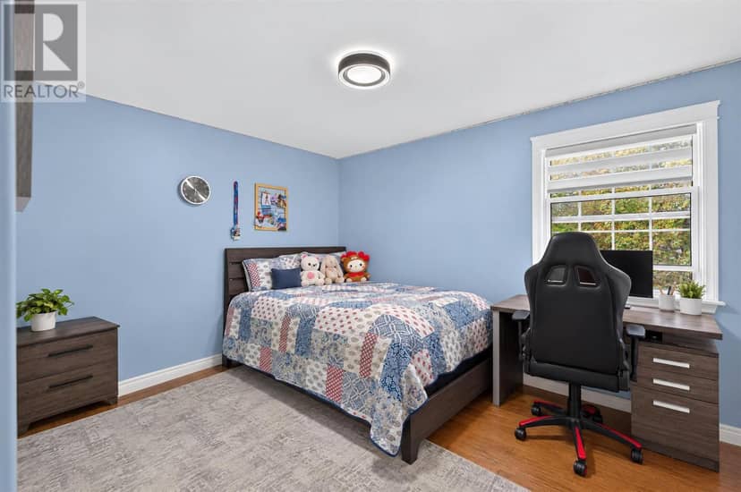 31 Sidmount Avenue — photo 36 of 40