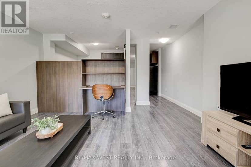 215 - 318 Spruce Street — photo 21 of 26