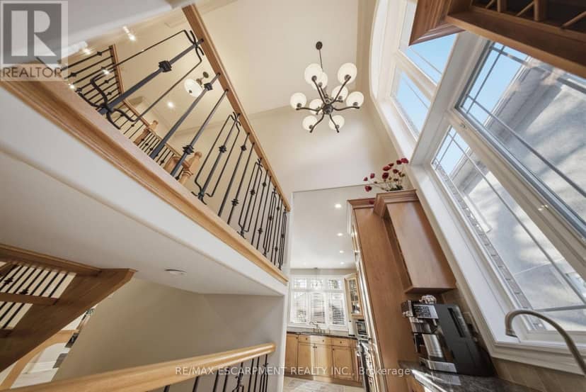 95 Tollgate Drive — photo 17 of 40