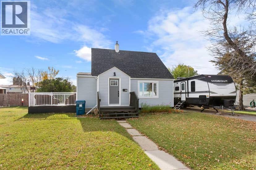 620 Broadway Avenue E, Redcliff, photo 2