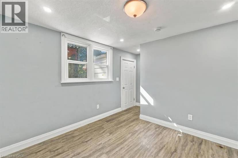82 NORFOLK Avenue — photo 11 of 30