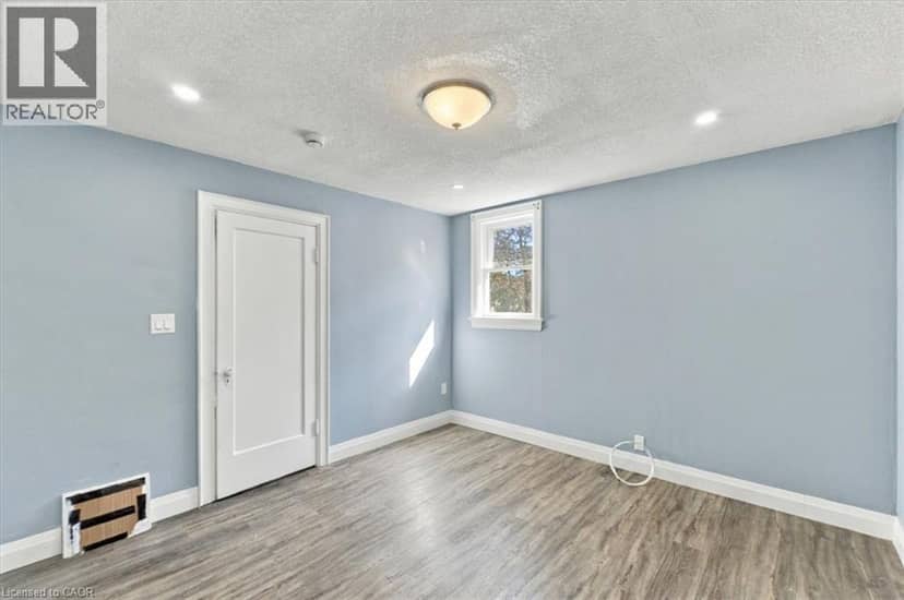 82 NORFOLK Avenue — photo 10 of 30