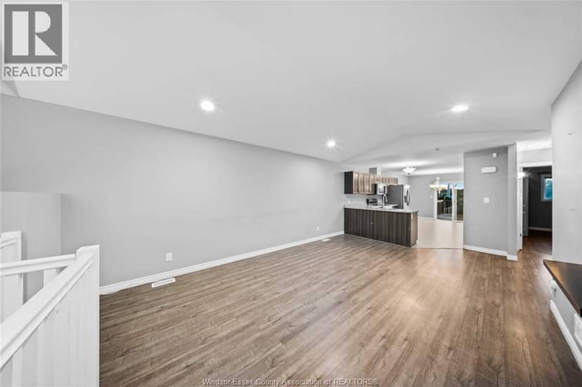 3237 Seville — photo 18 of 36