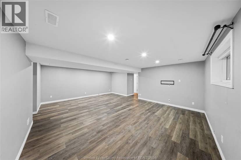 3237 Seville — photo 30 of 36