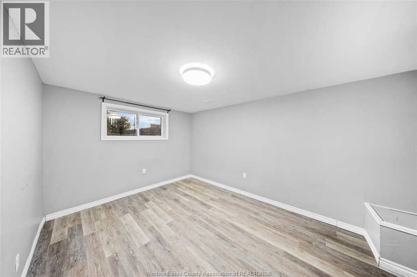 3237 Seville — photo 31 of 36