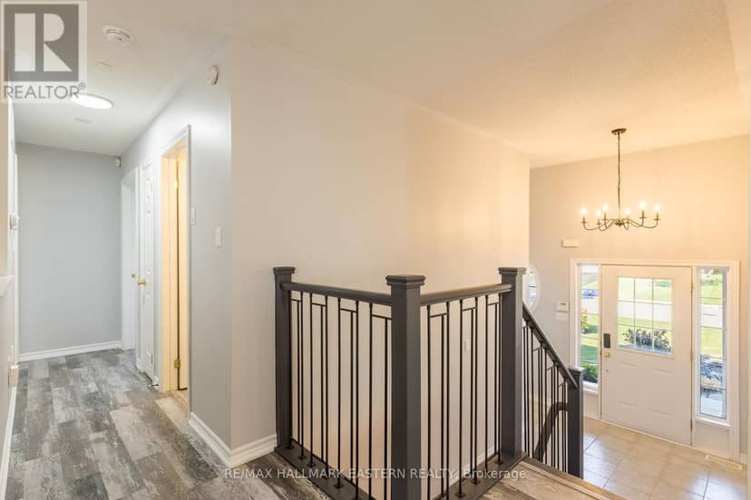 10 Springbank Road, Kawartha Lakes, photo 3