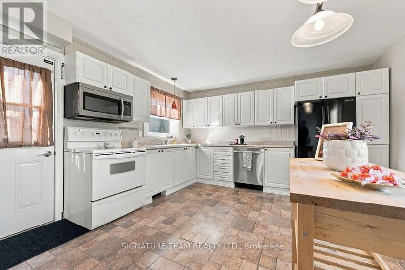 594 Hamilton Street W — photo 32 of 40