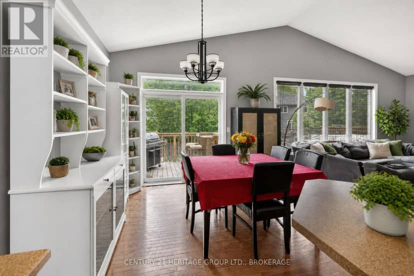 855 Lotus Avenue — photo 11 of 36
