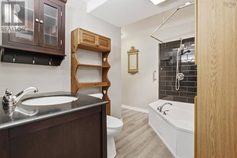73 Underwood Road — photo 37 of 40