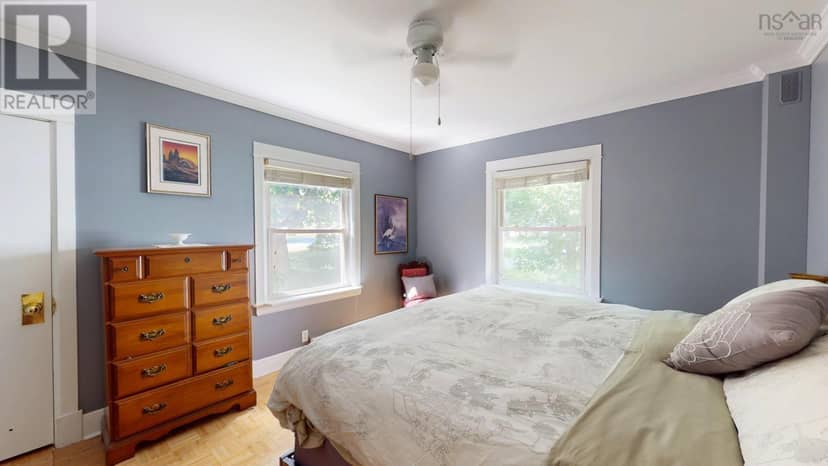 11 Parkview Road — photo 18 of 31