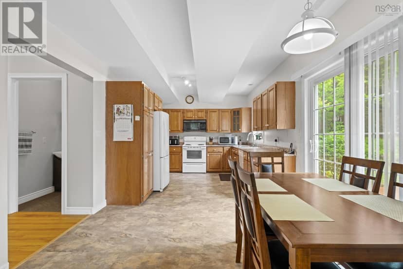48 Wilcot Lane — photo 12 of 40