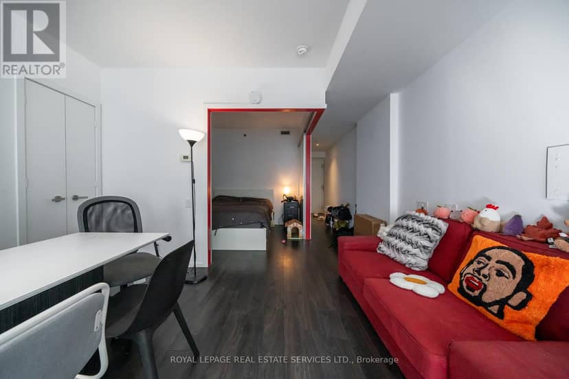 3704 - 5 St Joseph Street — photo 15 of 31