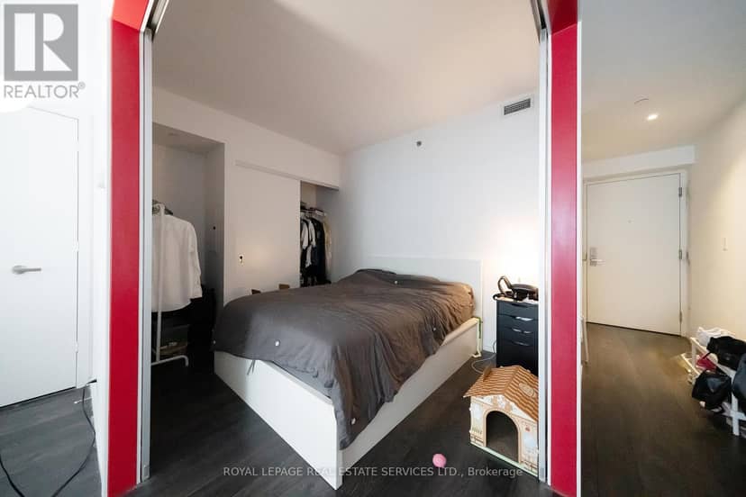 3704 - 5 St Joseph Street — photo 16 of 31