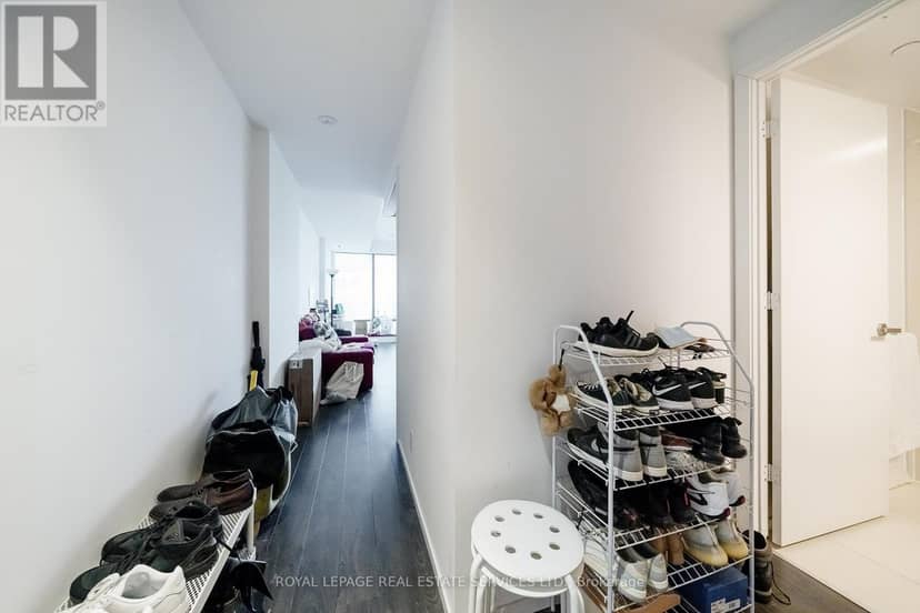 3704 - 5 St Joseph Street — photo 21 of 31