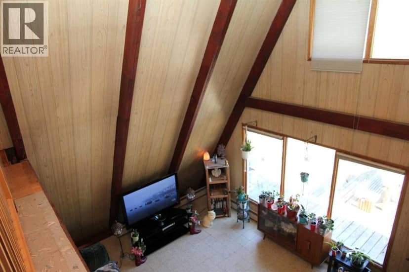 100 1 Avenue — photo 23 of 31
