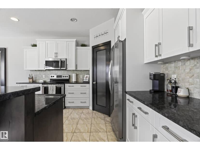 9609 83 AV — photo 10 of 40