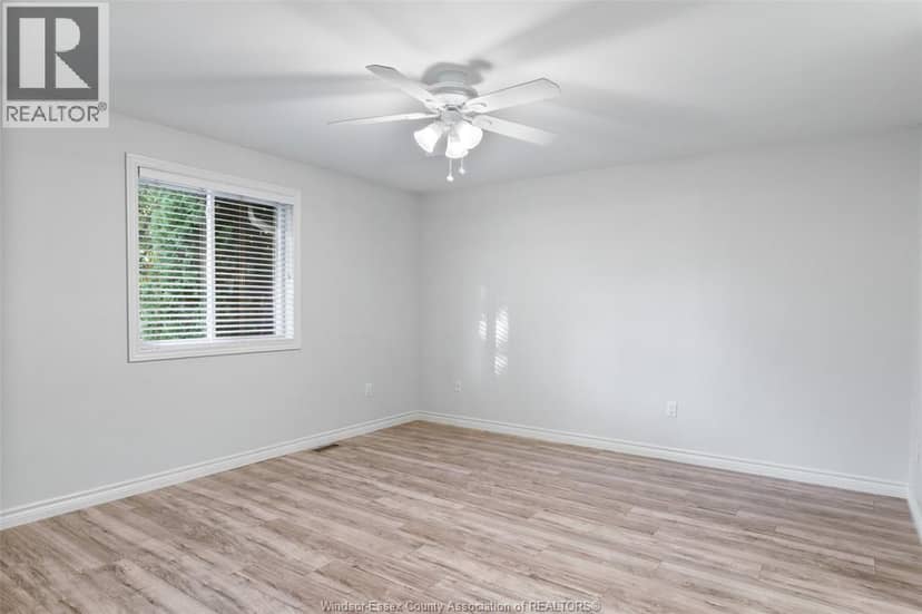 1487 Imperial Crescent — photo 18 of 40